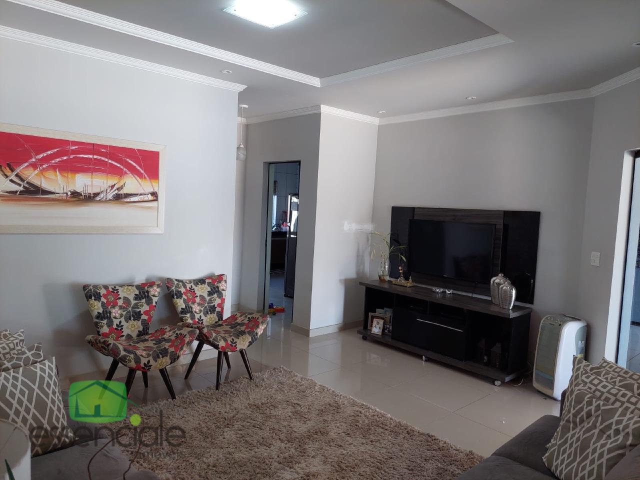 Casa de alto padrão à venda no Granja Ouro Branco, Contagem – 3 suítes, piscina e 10 vagas