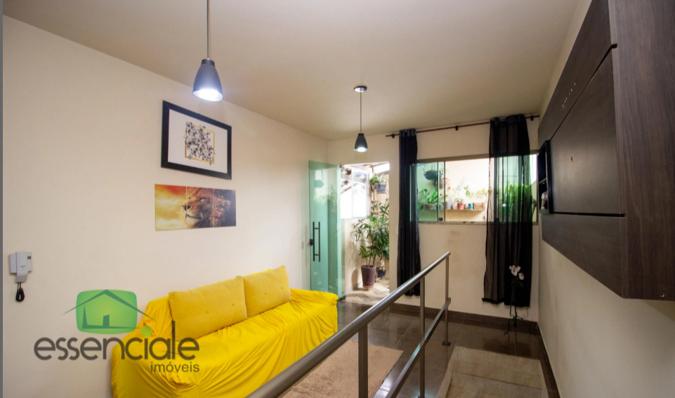 Casa com 138m² e 4 quartos no bairro Alvorada à venda por R$690.000
