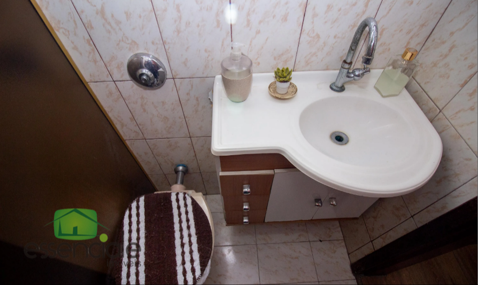 Casa com 138m² e 4 quartos no bairro Alvorada à venda por R$690.000