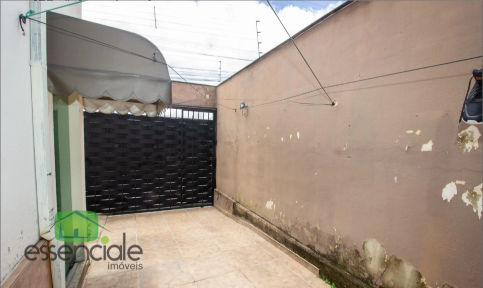 Casa com 138m² e 4 quartos no bairro Alvorada à venda por R$690.000