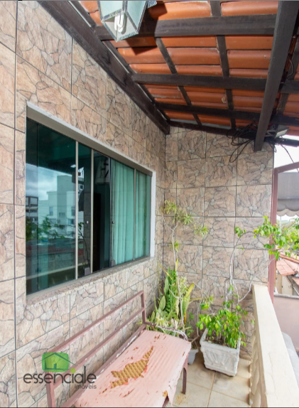 Casa com 138m² e 4 quartos no bairro Alvorada à venda por R$690.000