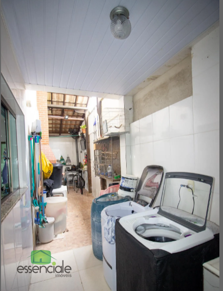 Casa com 138m² e 4 quartos no bairro Alvorada à venda por R$690.000