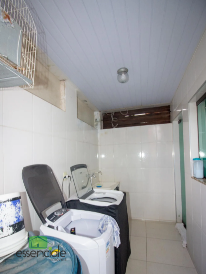 Casa com 138m² e 4 quartos no bairro Alvorada à venda por R$690.000