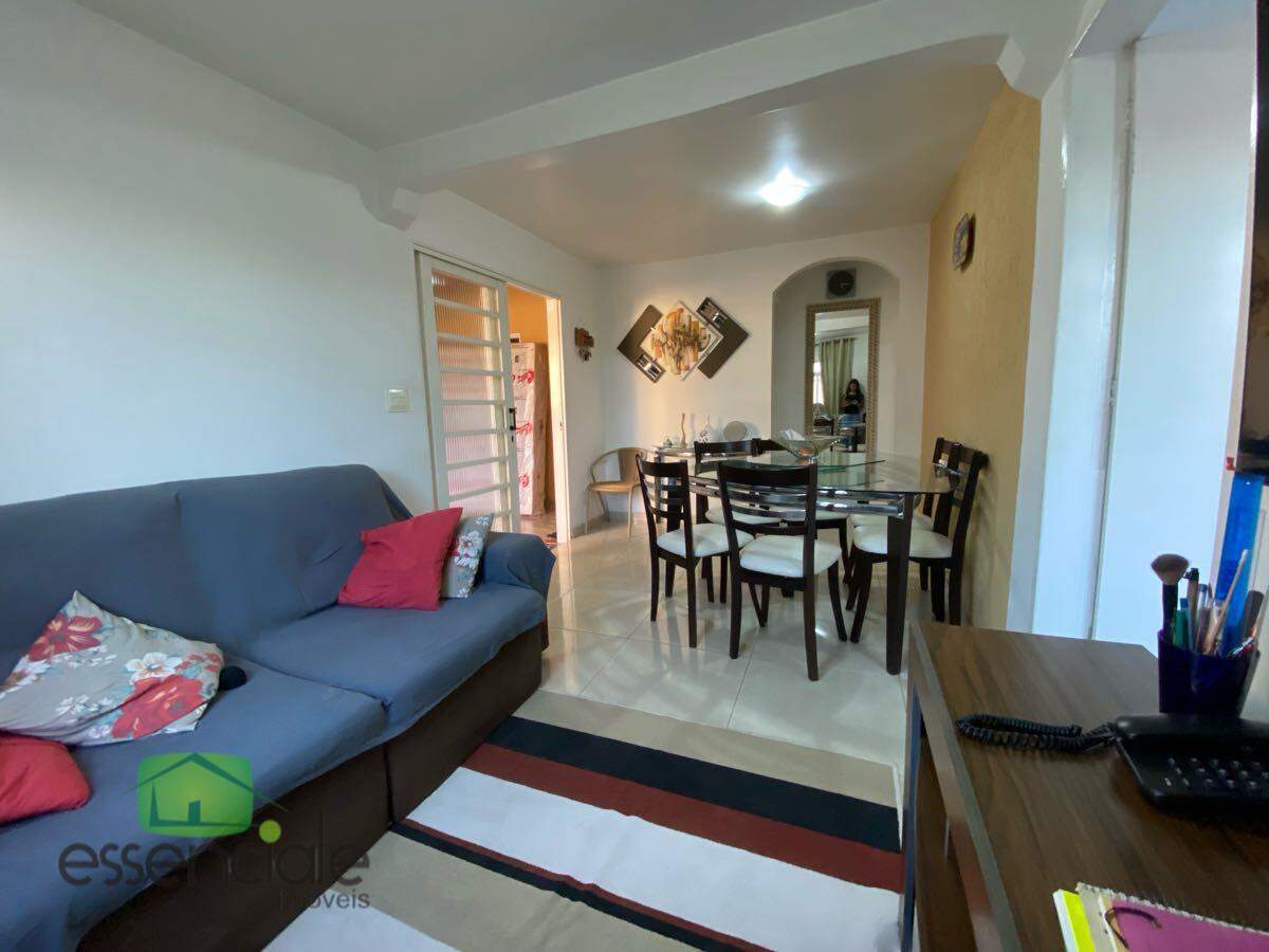 Casa com 200 m² e 4 quartos no bairro Água branca à venda por R$ 760.000
