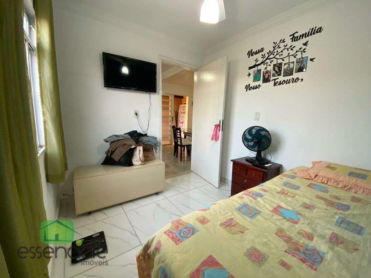 Casa com 200 m² e 4 quartos no bairro Água branca à venda por R$ 760.000