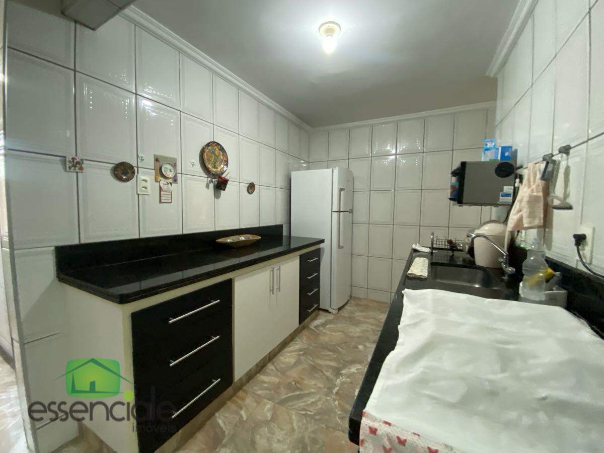 Casa com 200 m² e 4 quartos no bairro Água branca à venda por R$ 760.000