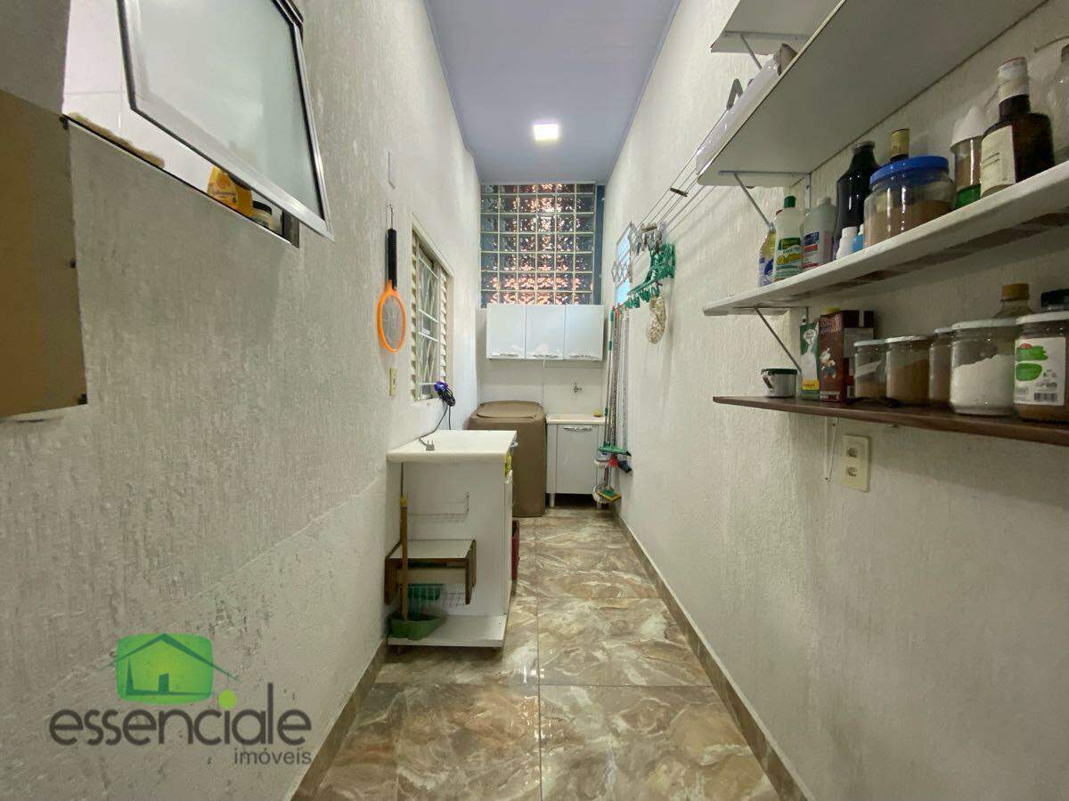 Casa com 200 m² e 4 quartos no bairro Água branca à venda por R$ 760.000