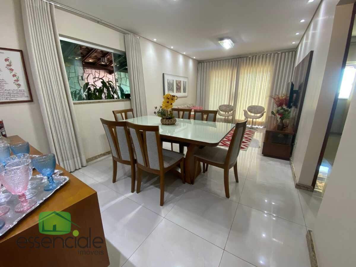 Casa de 336m² com 4 quartos sendo 1 suíte no bairro Bandeirantes à venda por R$ 960.000