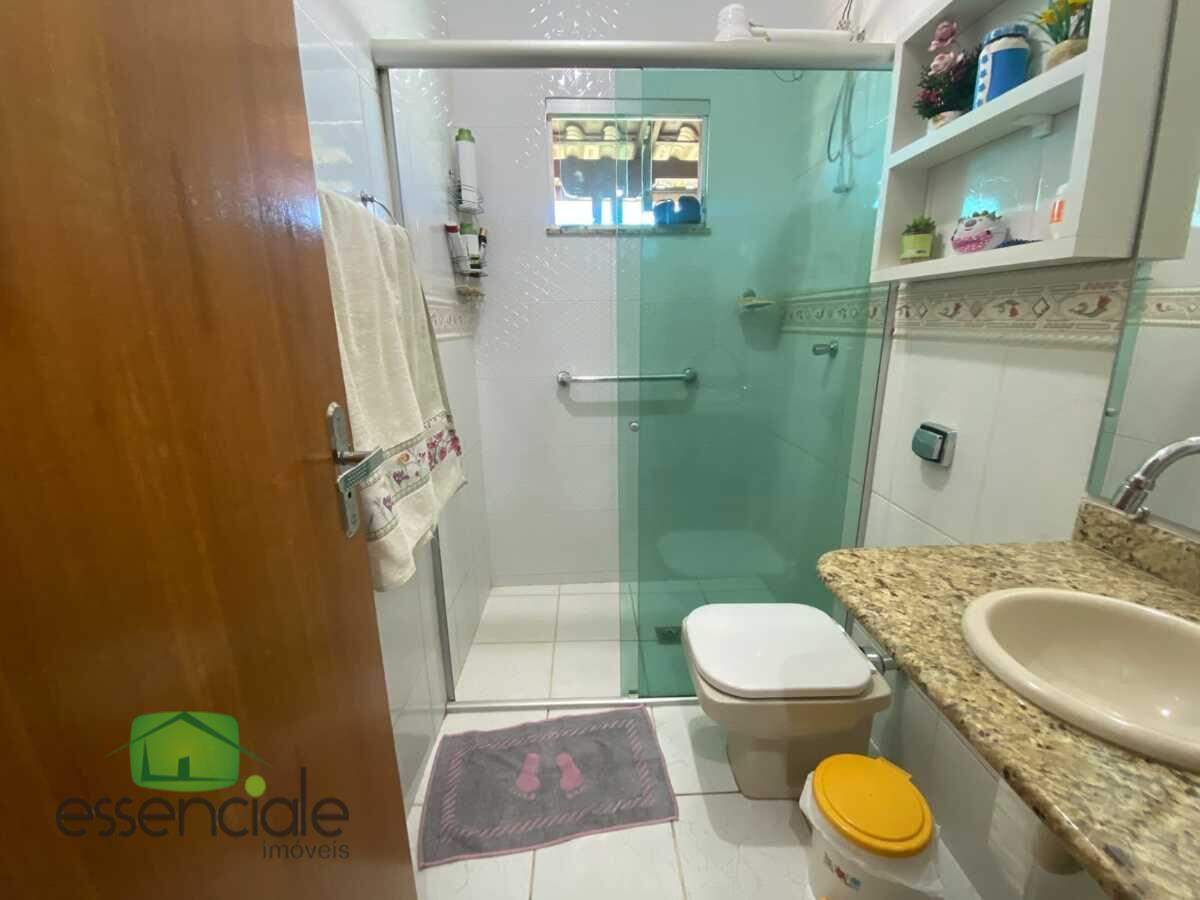 Casa de 336m² com 4 quartos sendo 1 suíte no bairro Bandeirantes à venda por R$ 960.000