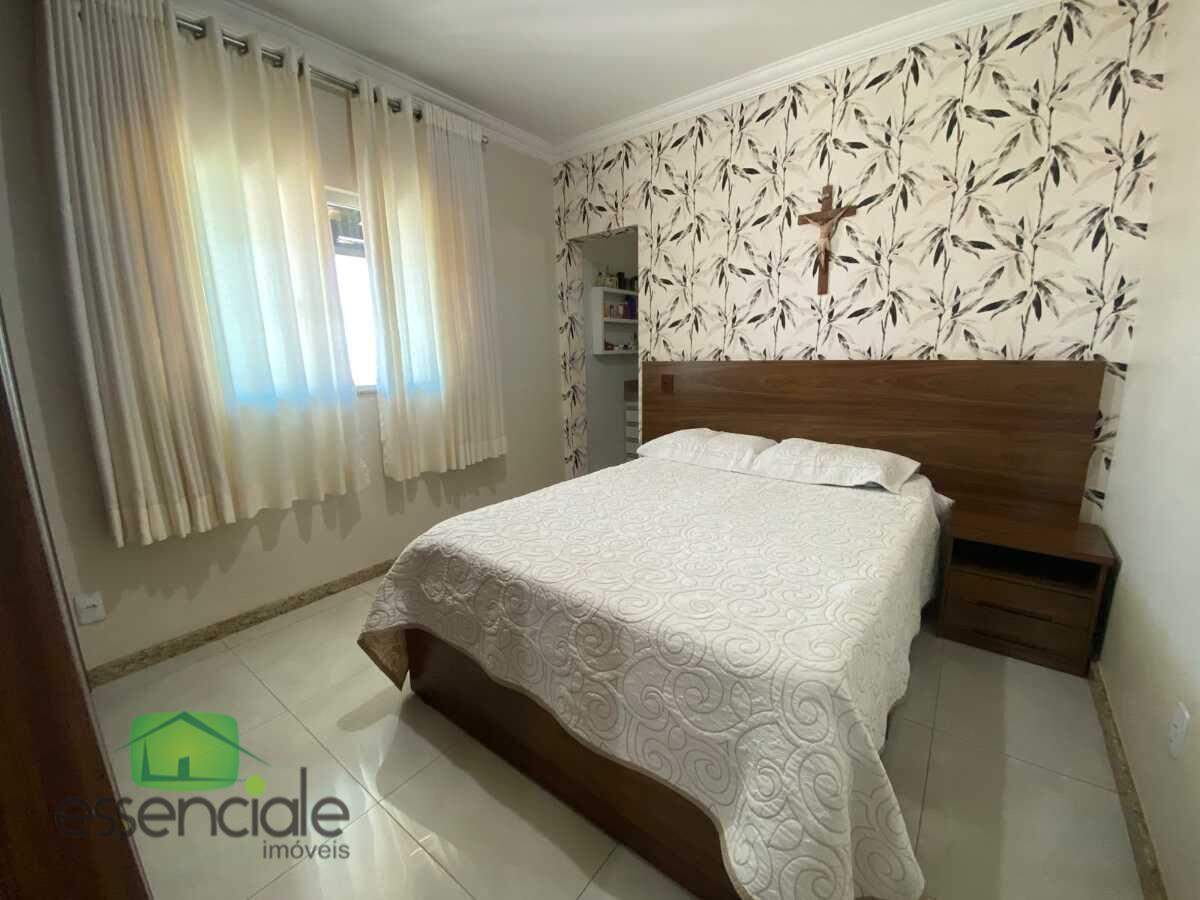 Casa de 336m² com 4 quartos sendo 1 suíte no bairro Bandeirantes à venda por R$ 960.000