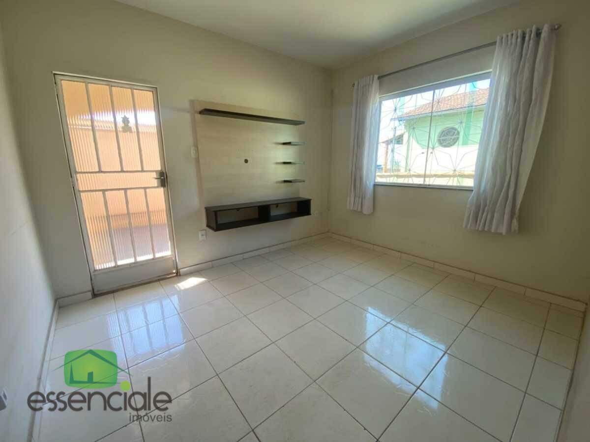Casa de 336m² com 4 quartos sendo 1 suíte no bairro Bandeirantes à venda por R$ 960.000