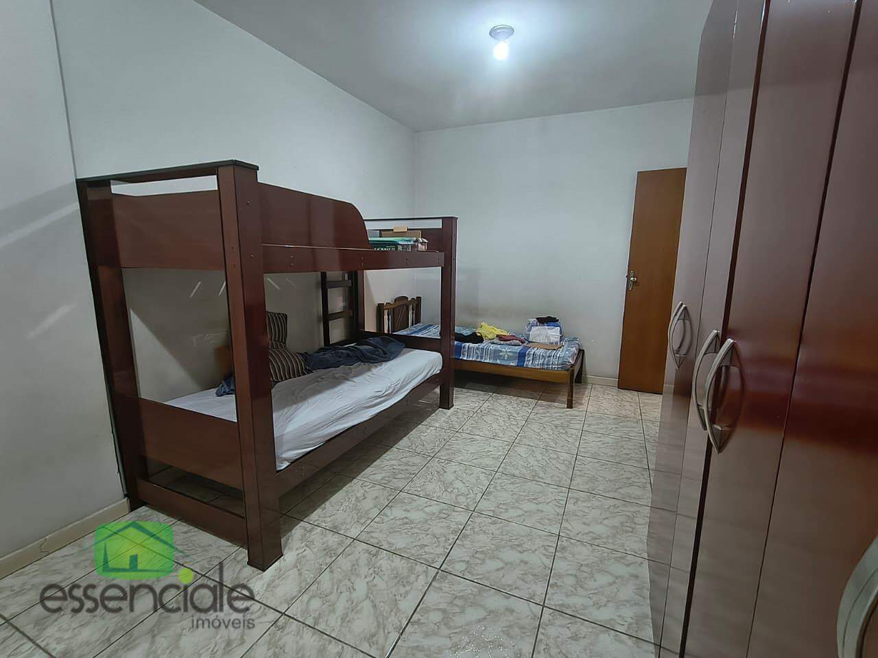 Casa de 172 m², 3 quartos, 5 vagas no bairro Flamengo em Contagem à venda por R$ 750.000,00