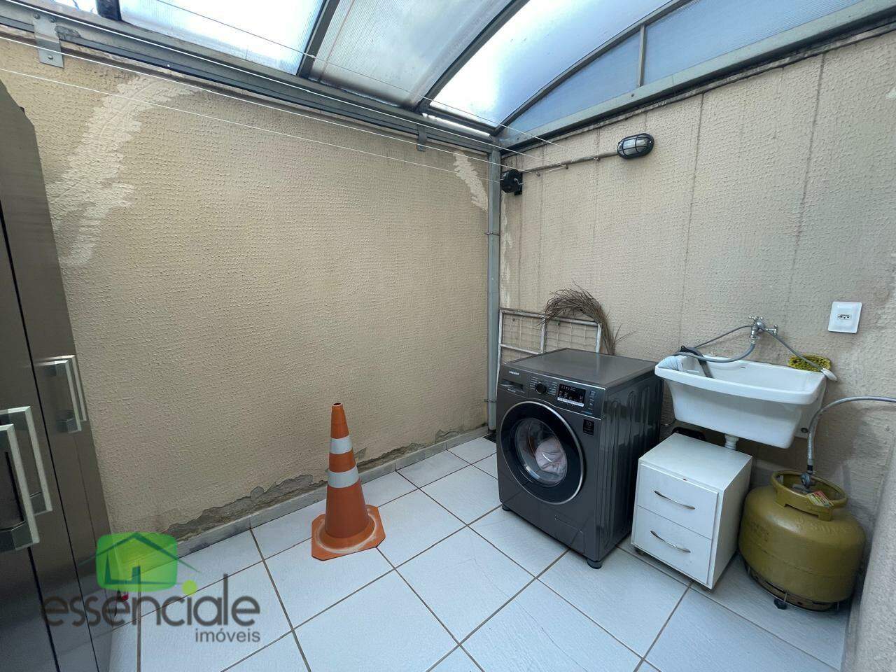 Apartamento 2 quartos, com área privativa 1 vaga no Cabral, Contagem.