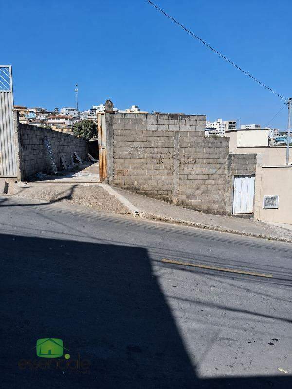 Lote com 222 m² no bairro Industrial, em Contagem – MG, à venda por R$ 320.000