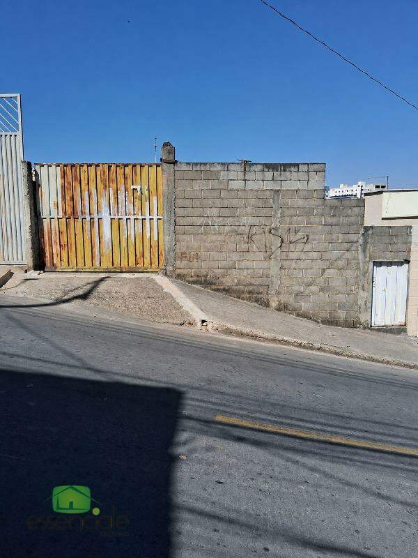 Lote com 222 m² no bairro Industrial, em Contagem – MG, à venda por R$ 320.000