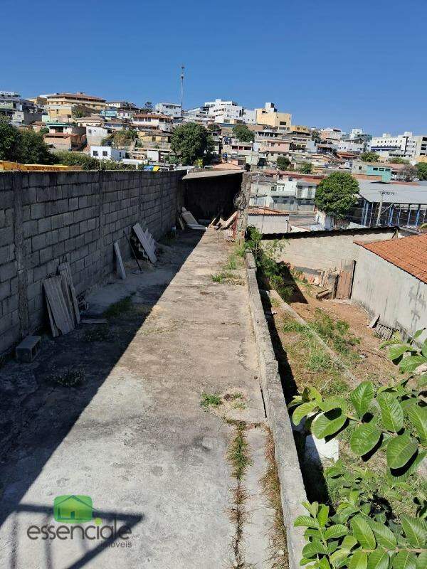 Lote com 222 m² no bairro Industrial, em Contagem – MG, à venda por R$ 320.000