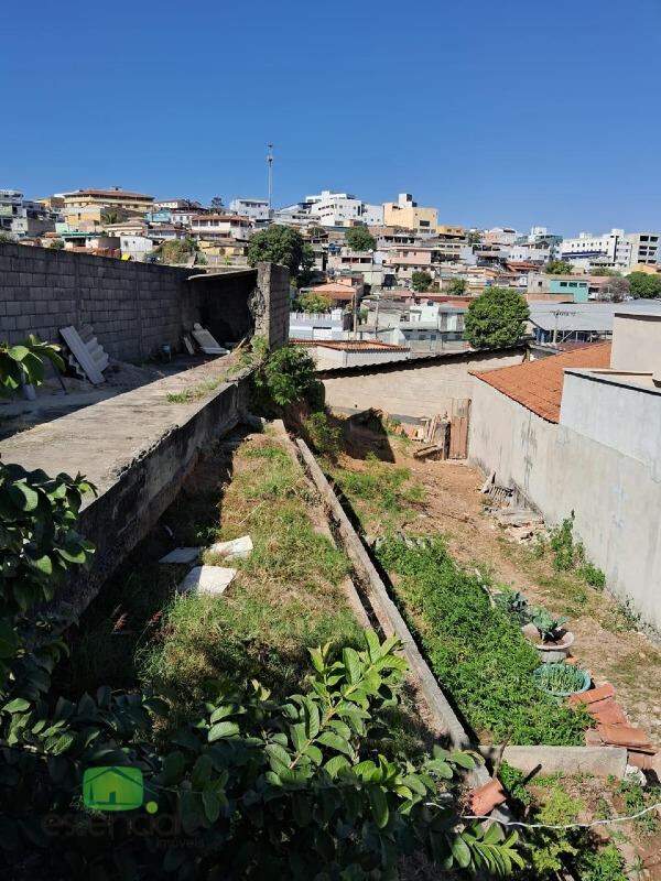 Lote com 222 m² no bairro Industrial, em Contagem – MG, à venda por R$ 320.000