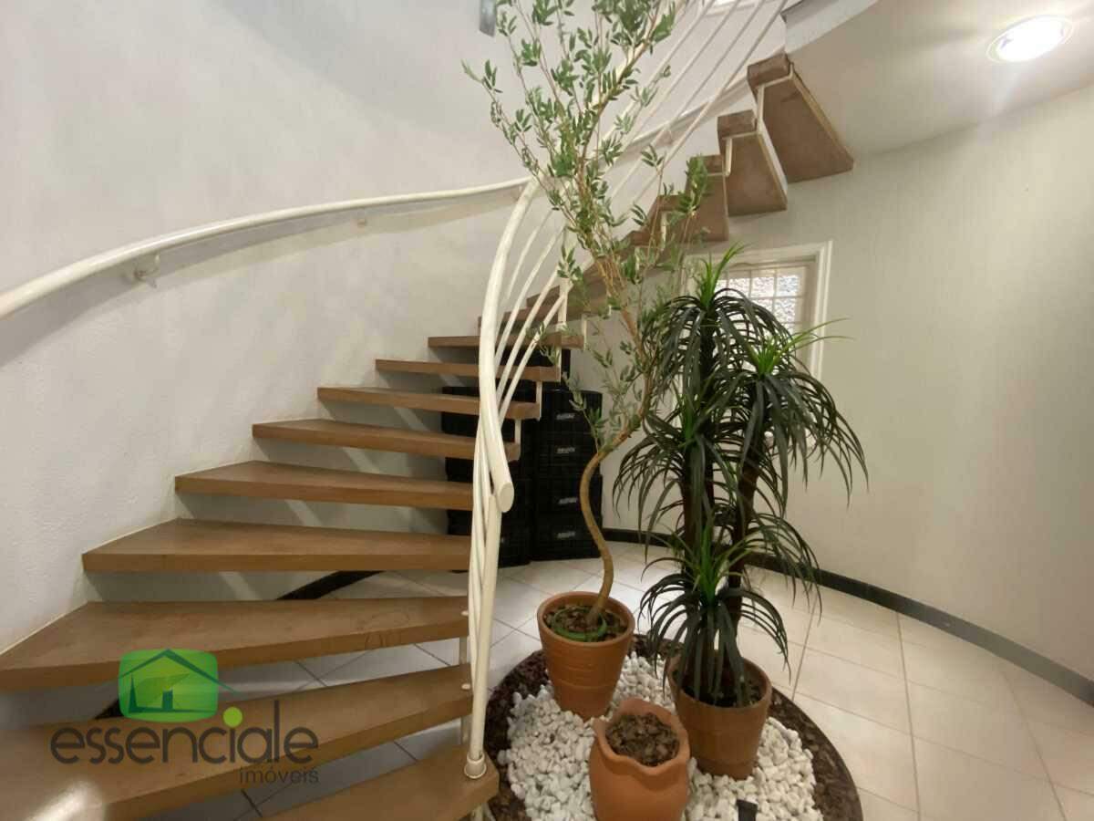 Casa de 250 m² e 3 quartos no bairro Europa à venda por R$ 1.250.000