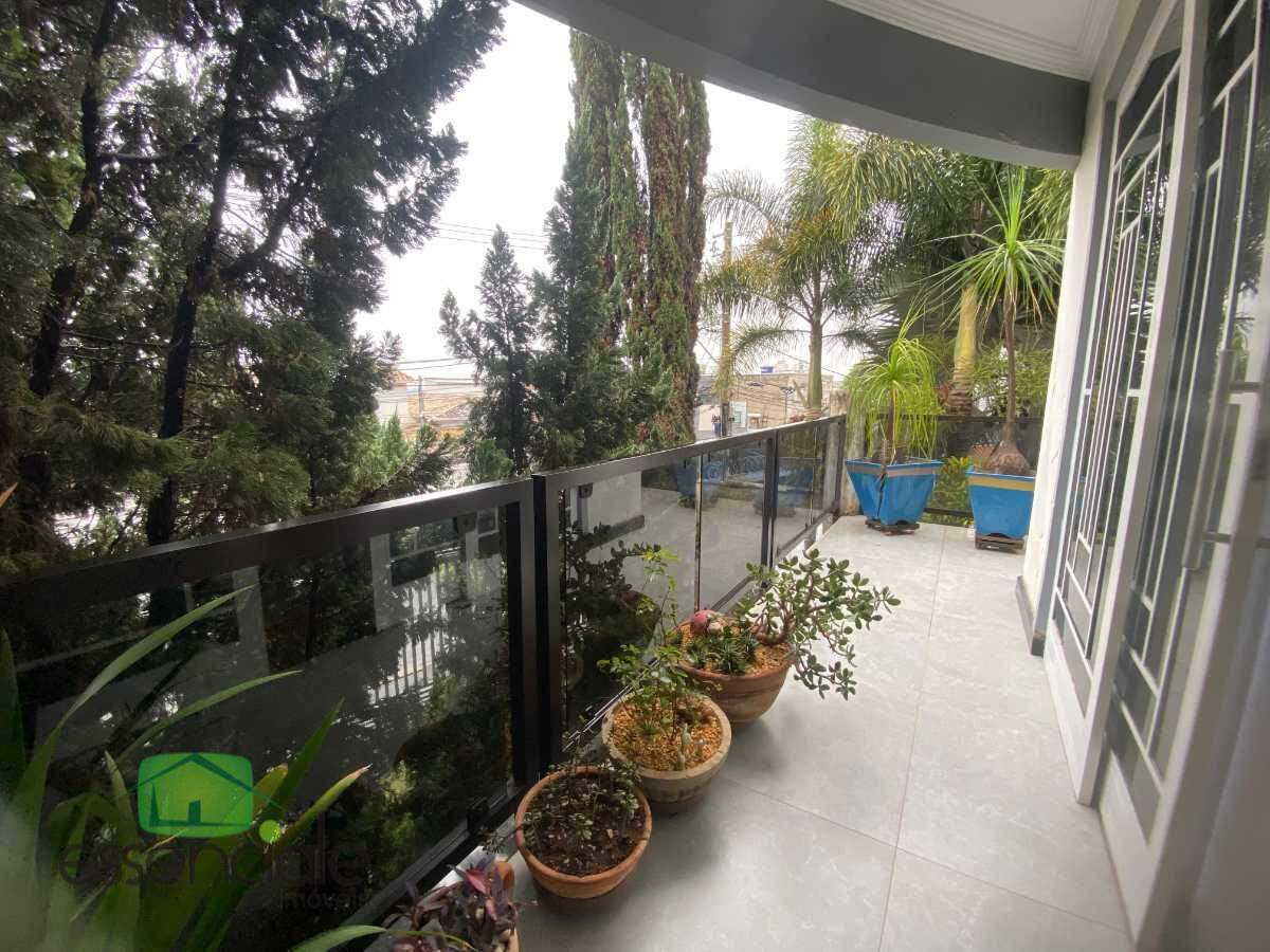 Casa de 250 m² e 3 quartos no bairro Europa à venda por R$ 1.250.000