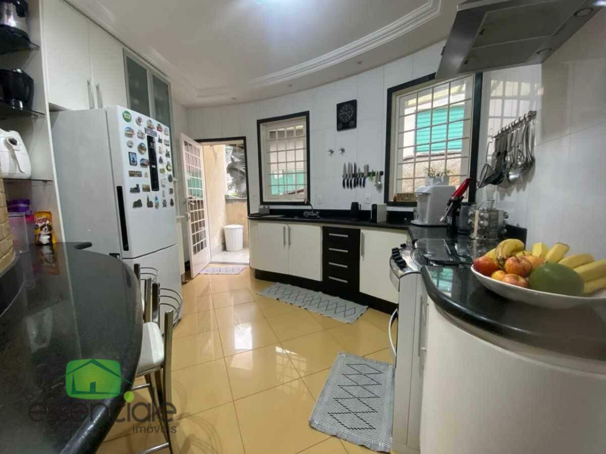 Casa de 250 m² e 3 quartos no bairro Europa à venda por R$ 1.250.000