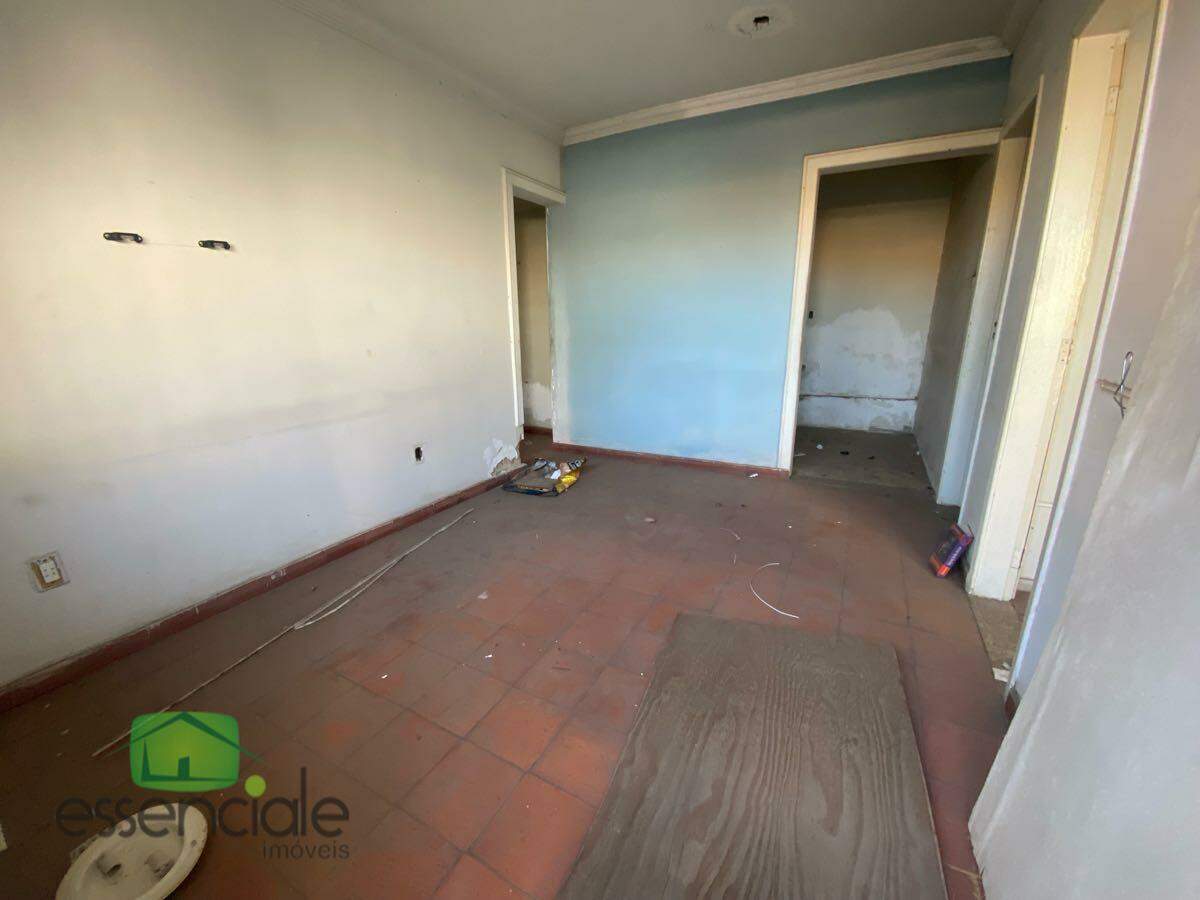 Casa de 360m² com 2 quartos no bairro Bandeirantes à venda por R$ 450.000