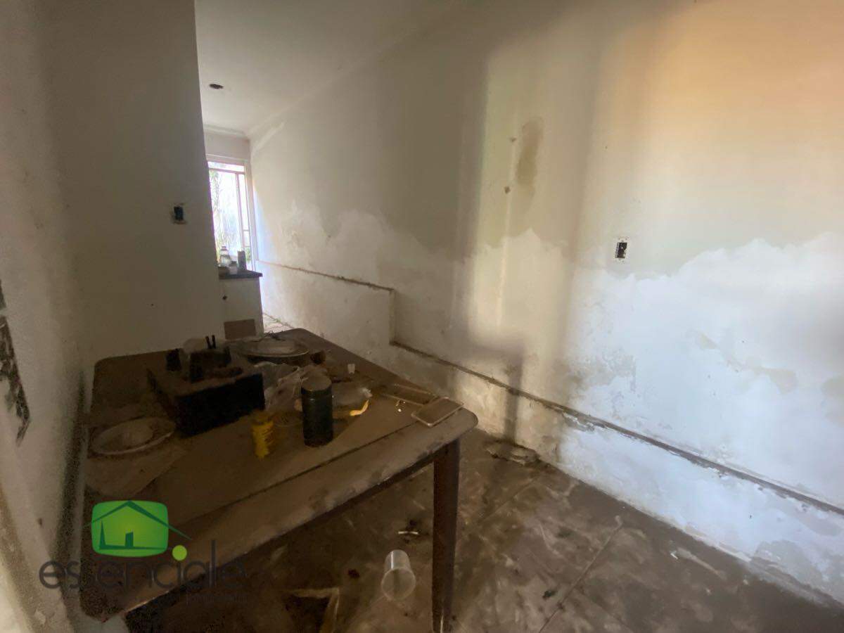 Casa de 360m² com 2 quartos no bairro Bandeirantes à venda por R$ 450.000