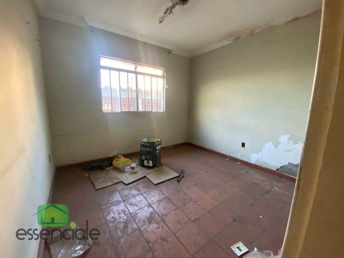 Casa de 360m² com 2 quartos no bairro Bandeirantes à venda por R$ 450.000