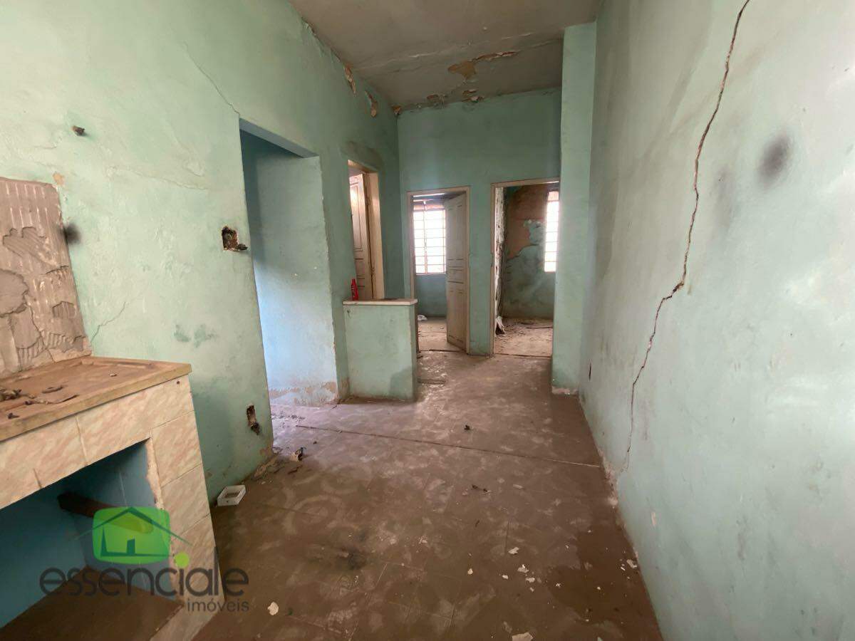 Casa de 360m² com 2 quartos no bairro Bandeirantes à venda por R$ 450.000