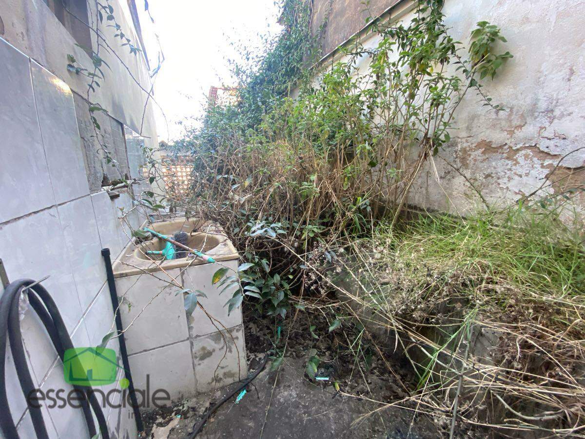 Casa de 360m² com 2 quartos no bairro Bandeirantes à venda por R$ 450.000