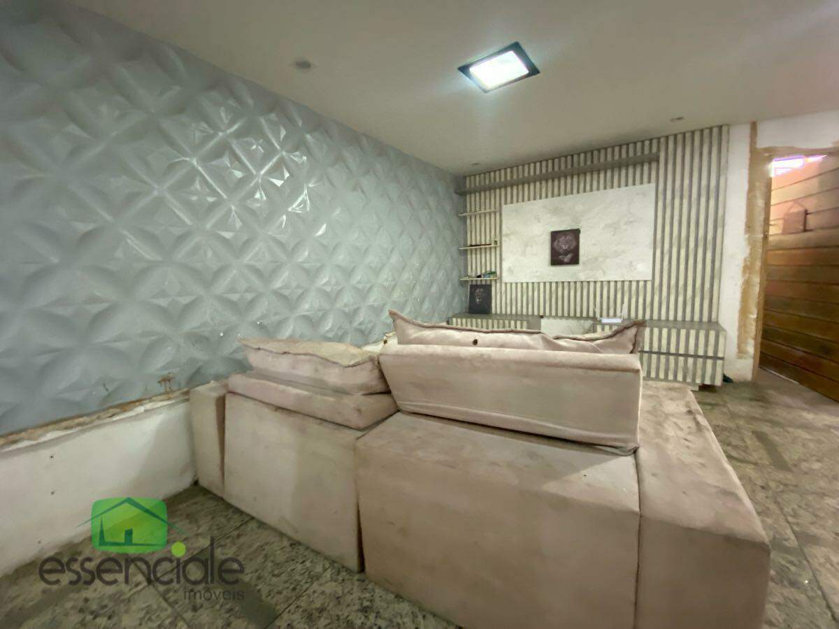 Casa de 300m² com 5 quartos no bairro Eldorado à venda por R$ 850.000
