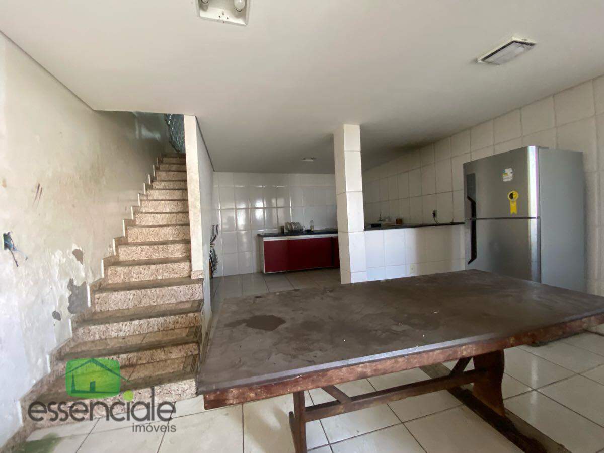 Casa de 300m² com 5 quartos no bairro Eldorado à venda por R$ 850.000