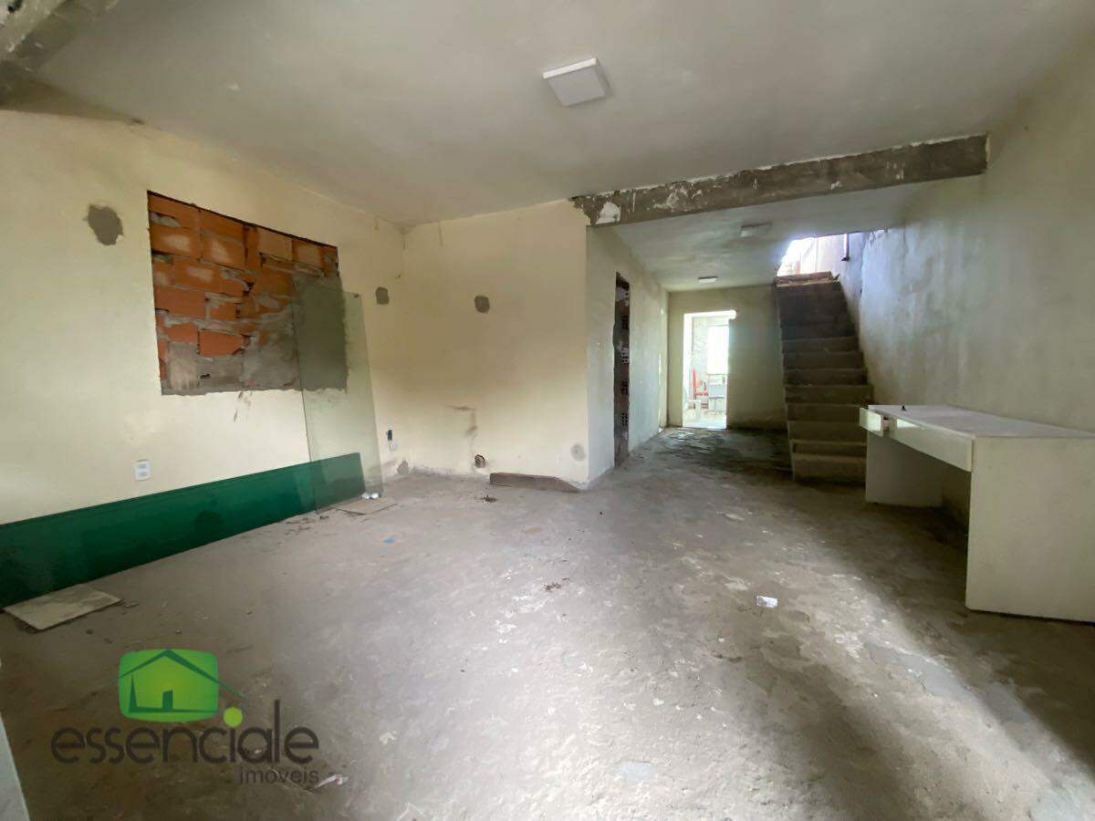 Casa de 300m² com 5 quartos no bairro Eldorado à venda por R$ 850.000
