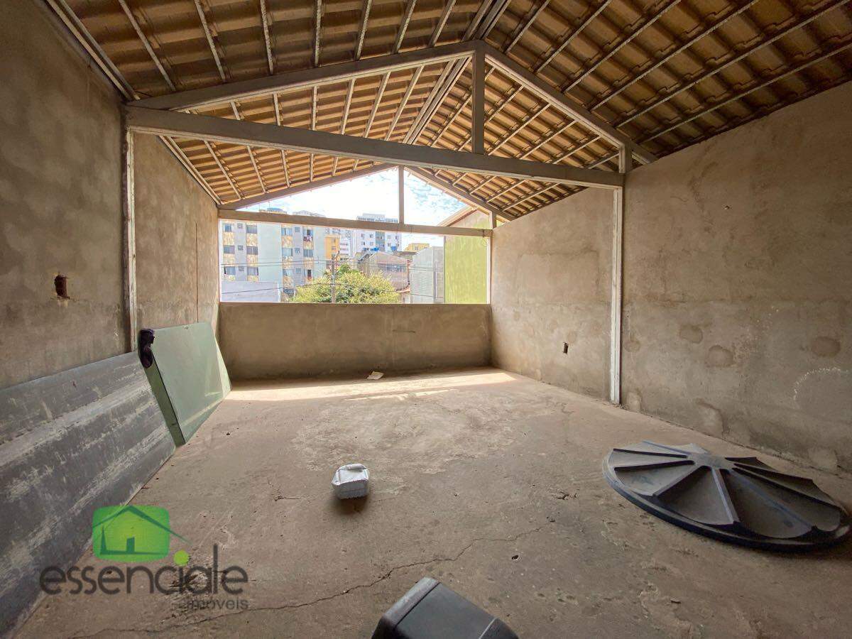 Casa de 300m² com 5 quartos no bairro Eldorado à venda por R$ 850.000