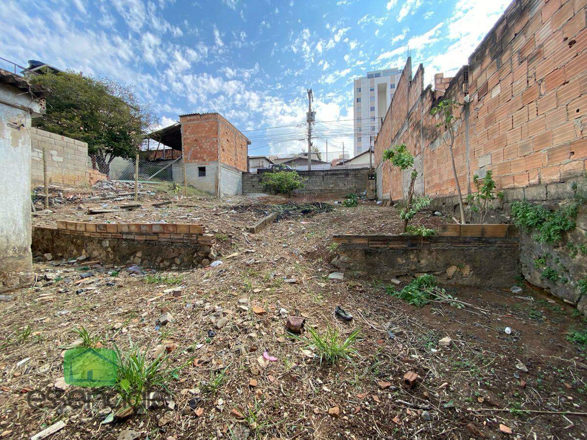 Lote com 360 m² no bairro Alvorada, em Contagem – MG, à venda por R$ 350.000