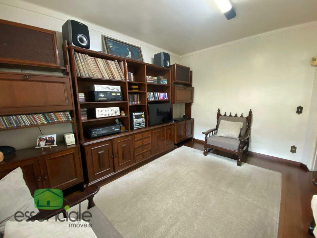 Casa com 860 m² e 4 quartos no bairro Jardim Riacho das Pedras à venda por R$ 4.000.000