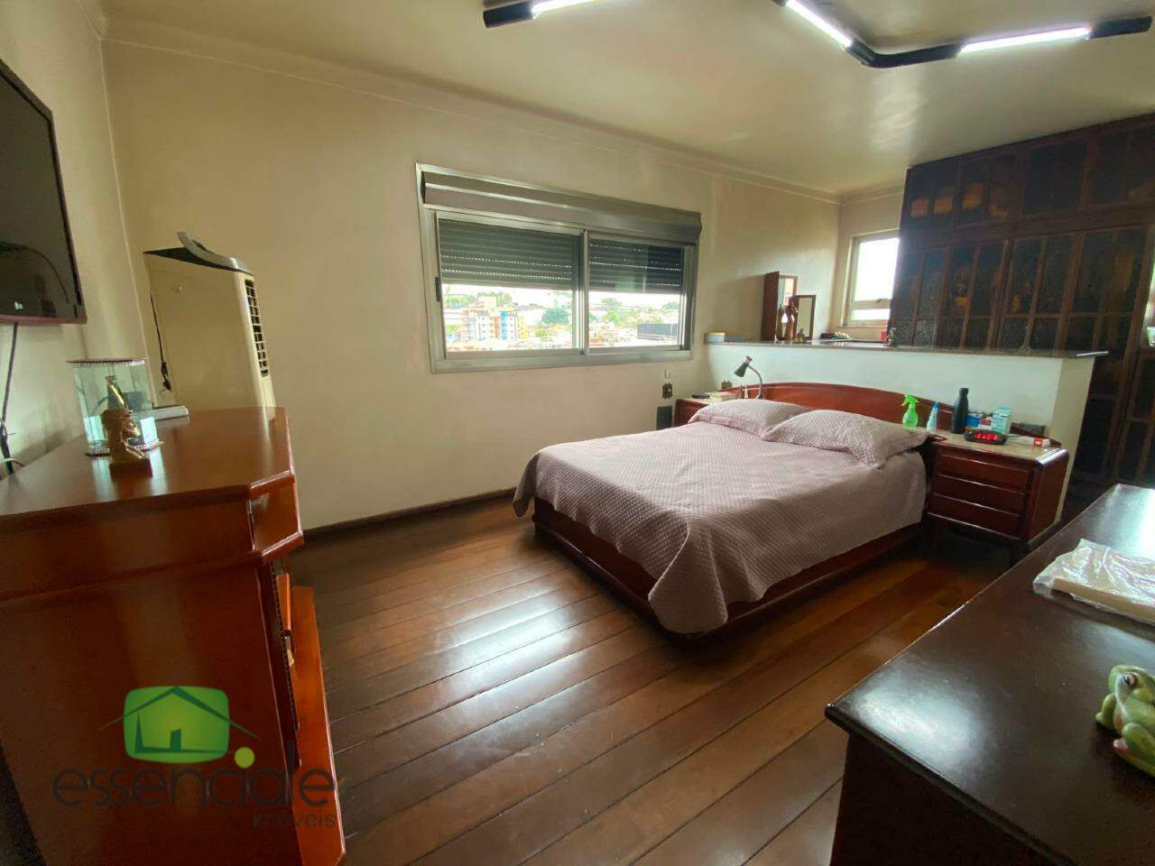 Casa com 860 m² e 4 quartos no bairro Jardim Riacho das Pedras à venda por R$ 4.000.000