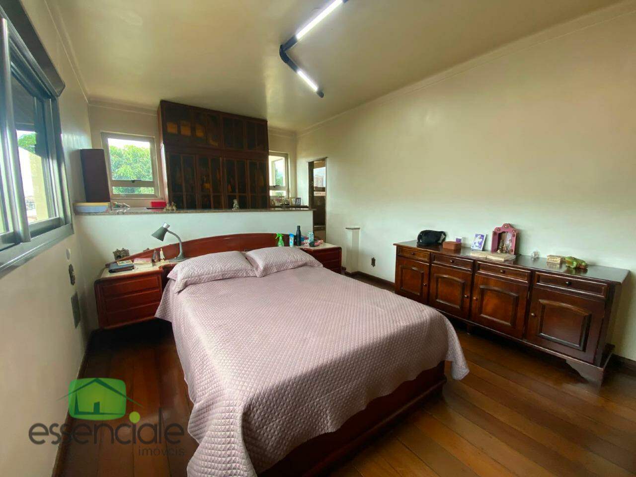 Casa com 860 m² e 4 quartos no bairro Jardim Riacho das Pedras à venda por R$ 4.000.000