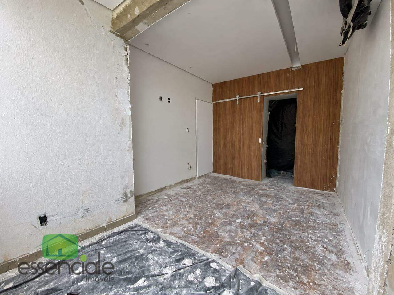 Casa com 200 m² e 4 quartos no bairro Europa à venda por R$ 1.200.000