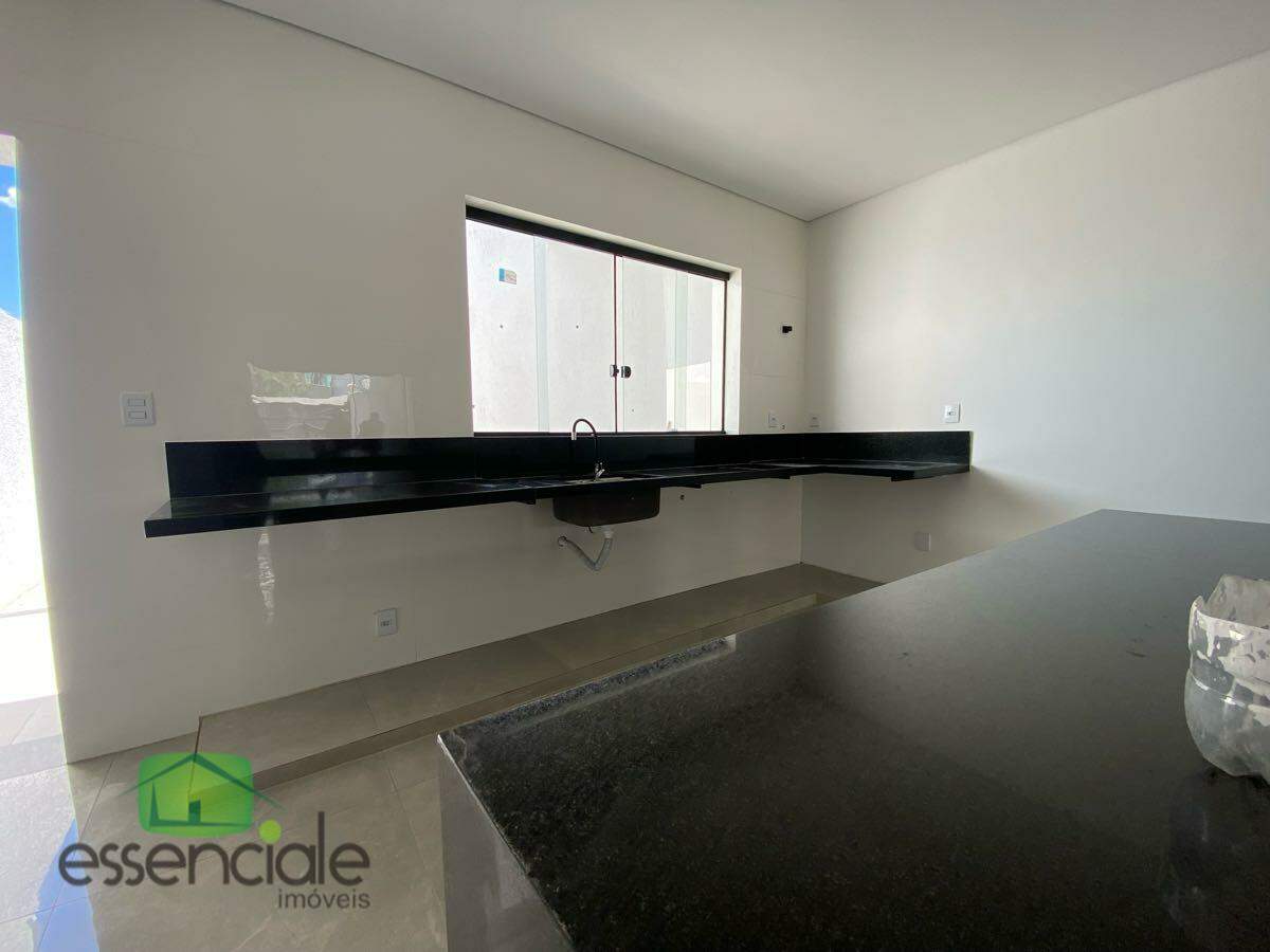 Casa com 140 m² e 3 quartos no bairro Alvorada à venda por R$ 790.000