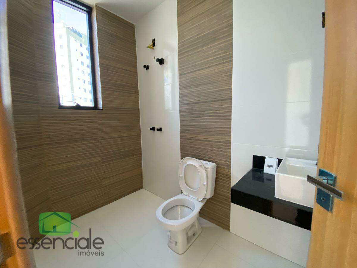 Casa com 140 m² e 3 quartos no bairro Alvorada à venda por R$ 790.000