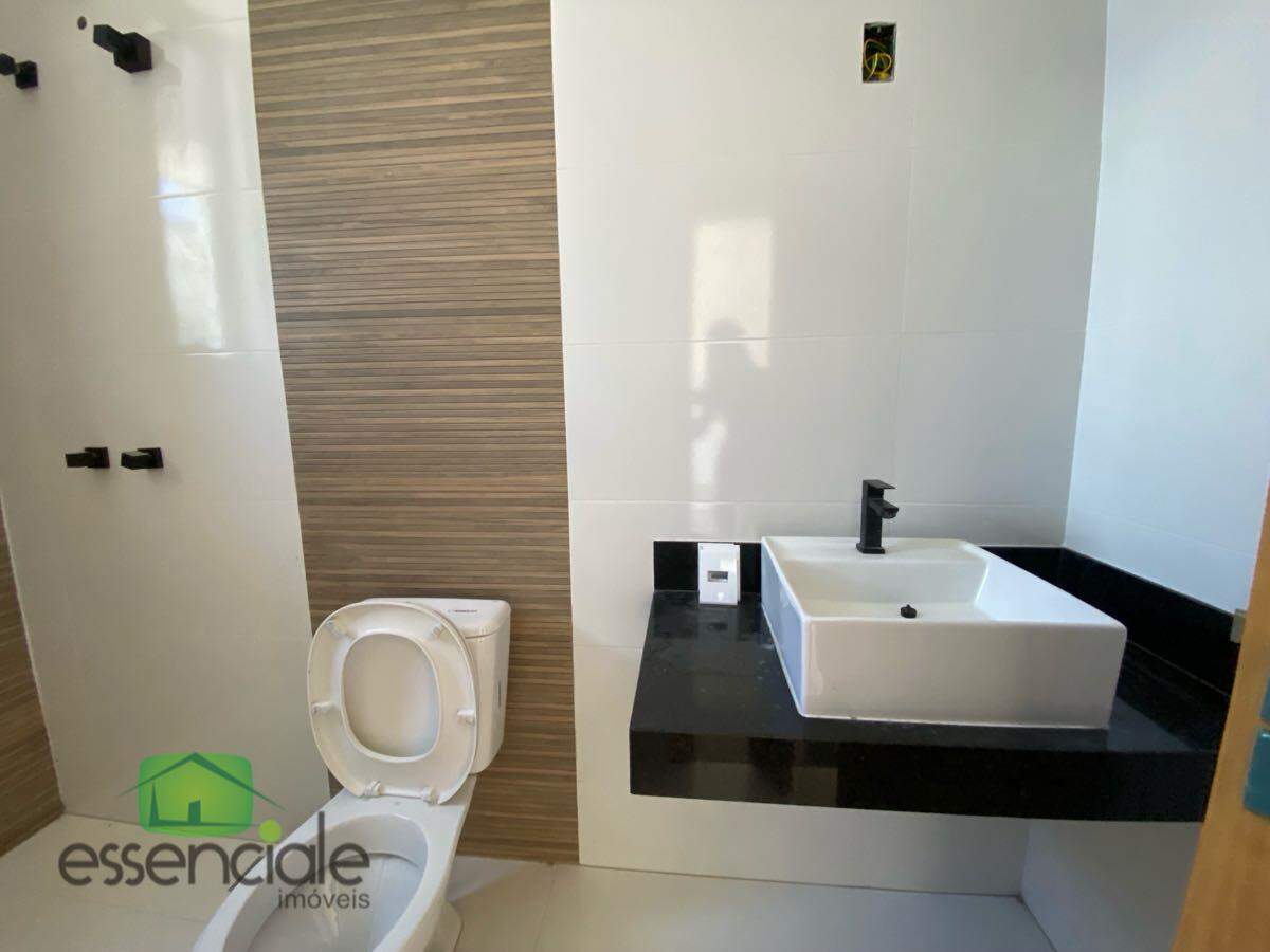 Casa com 140 m² e 3 quartos no bairro Alvorada à venda por R$ 790.000
