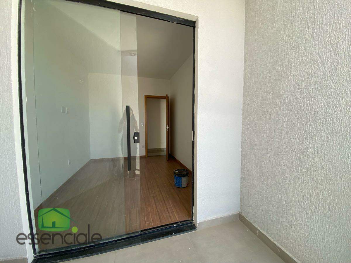 Casa com 140 m² e 3 quartos no bairro Alvorada à venda por R$ 790.000