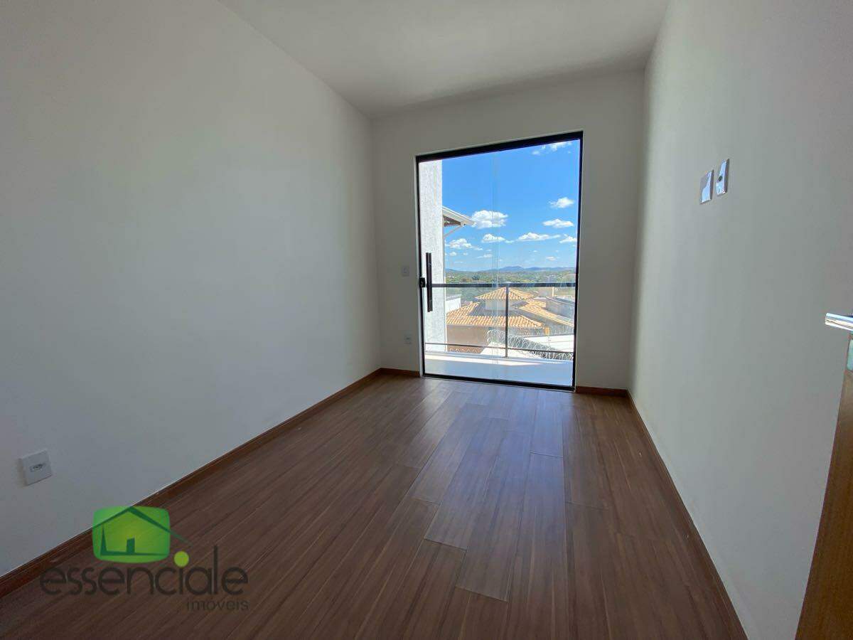 Casa com 140 m² e 3 quartos no bairro Alvorada à venda por R$ 790.000