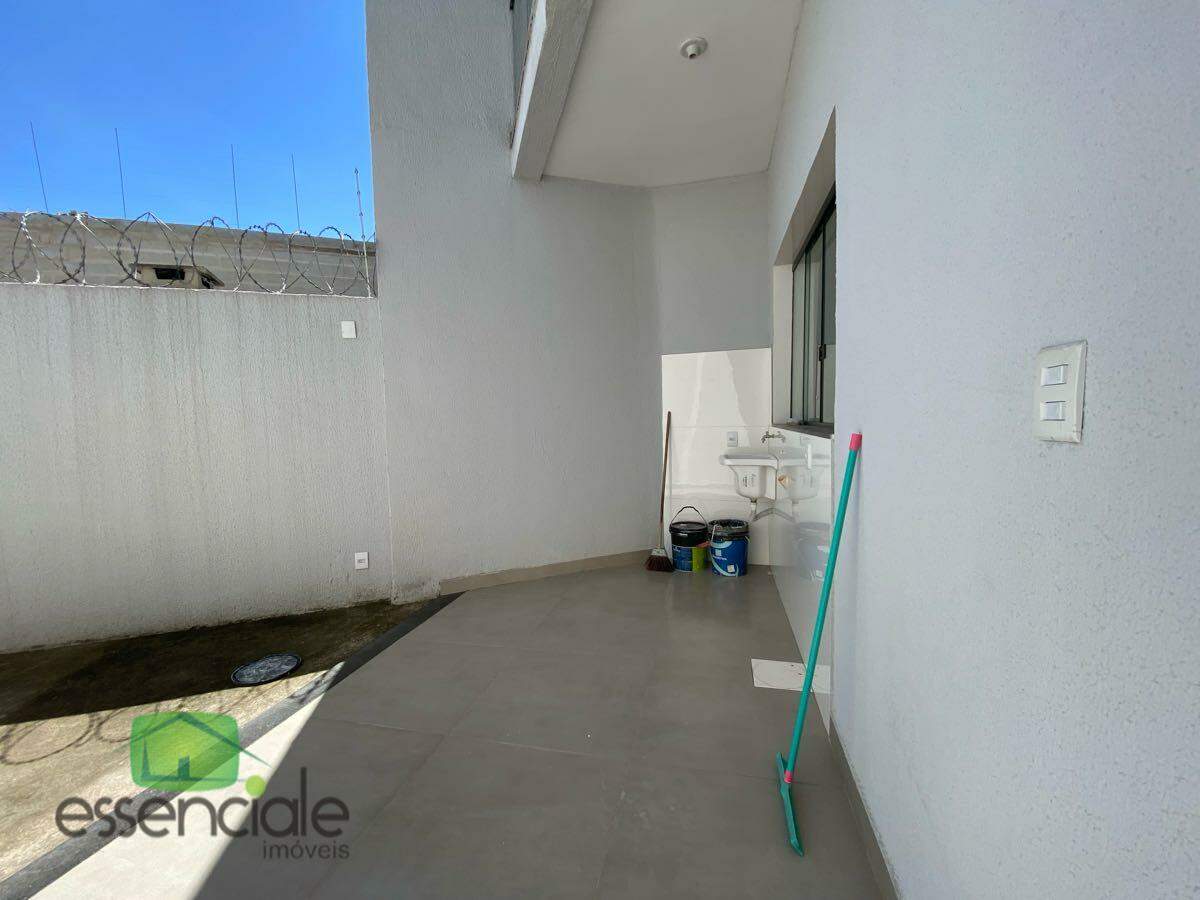 Casa com 140 m² e 3 quartos no bairro Alvorada à venda por R$ 790.000