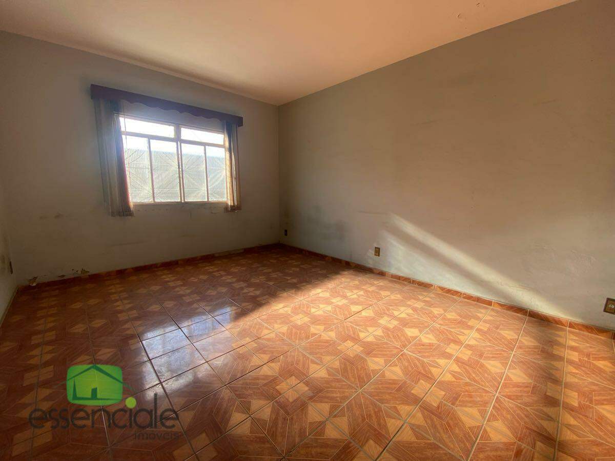 Casa de 360m² e 5 quartos no bairro Jardim Industrial à venda por R$ 840.000