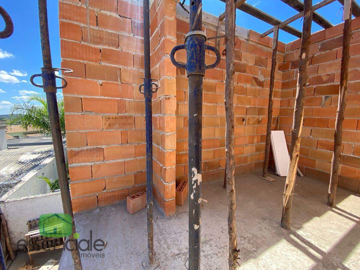 Casa Geminada com 140 m² e 3 quartos no bairro Alvorada à venda por R$ 699.000