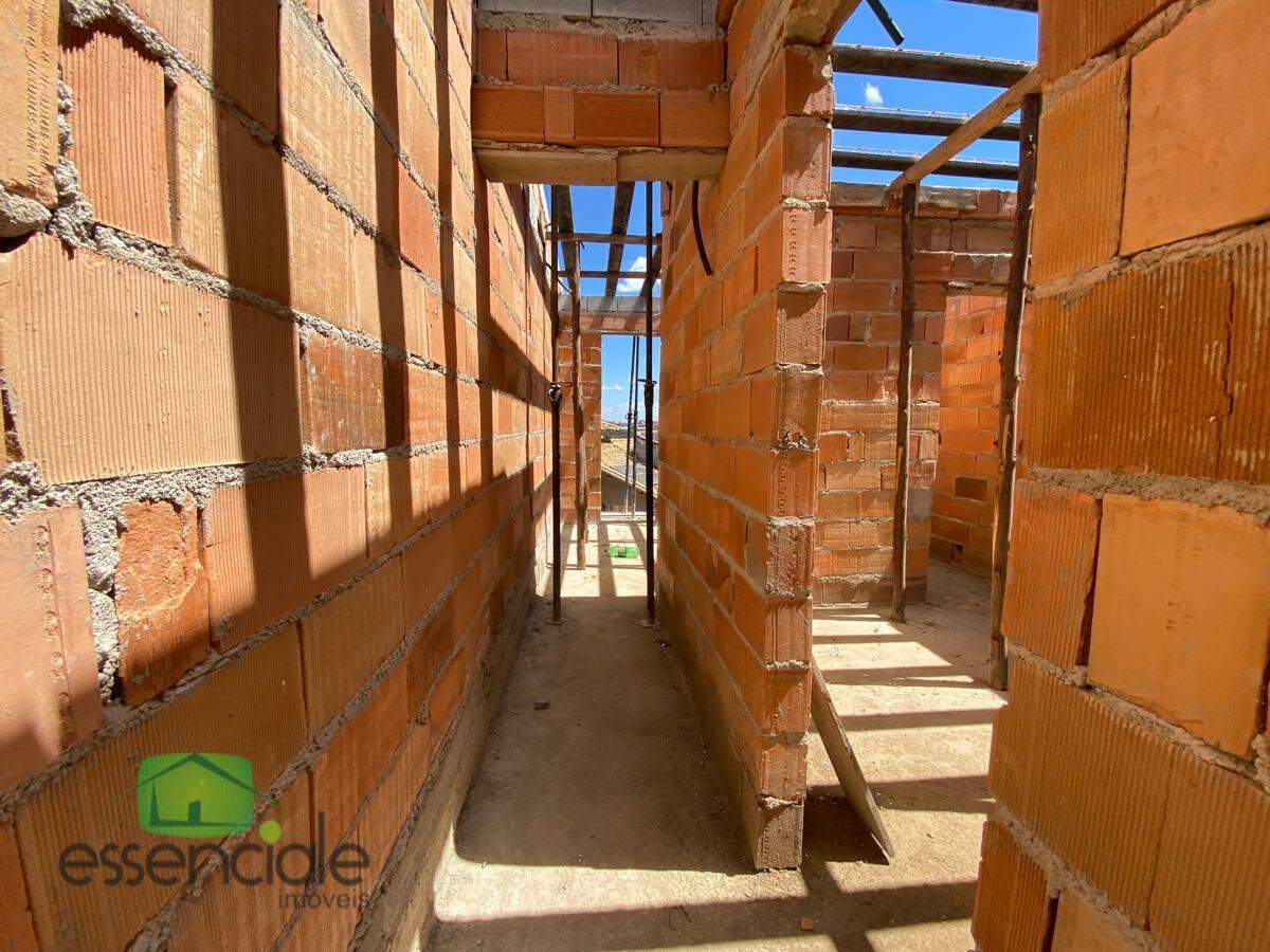 Casa Geminada com 140 m² e 3 quartos no bairro Alvorada à venda por R$ 699.000