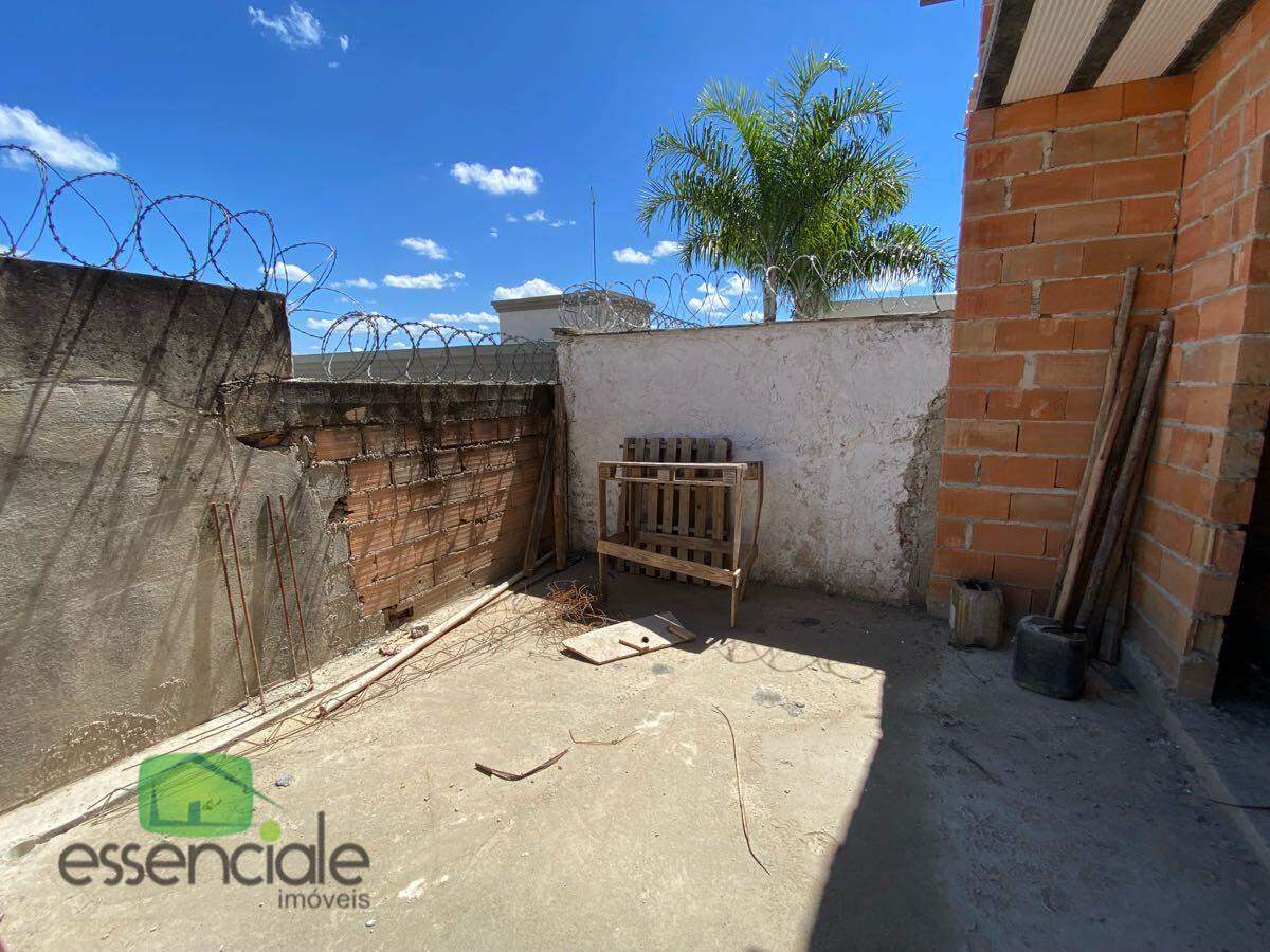Casa Geminada com 140 m² e 3 quartos no bairro Alvorada à venda por R$ 699.000