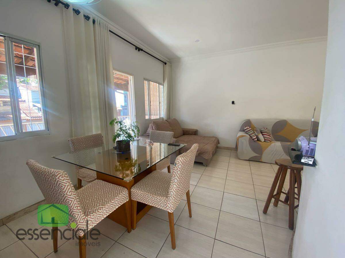 Casa de 210m² e 3 quartos no bairro Jardim Riacho das Pedras à venda por R$ 950.000