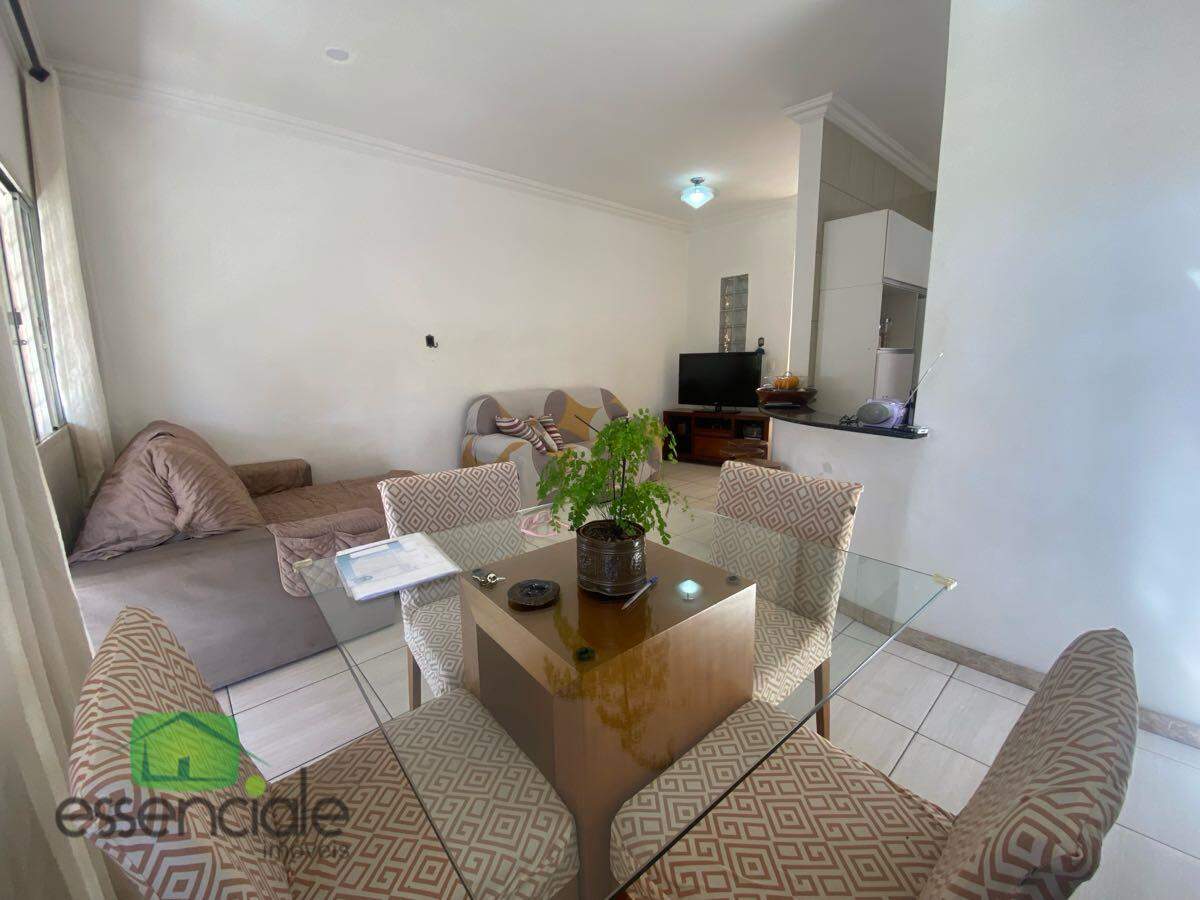 Casa de 210m² e 3 quartos no bairro Jardim Riacho das Pedras à venda por R$ 950.000